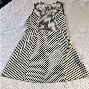 Sleeveless Dress - Black and white striped